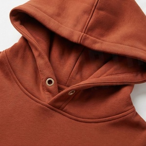 Sweat-shirt à capuche confortable pour femme, manches longues, avec cordon de serrage, détail poche, idéal pour superposer, pour temps frais, vêtement tendance - Product Image 4