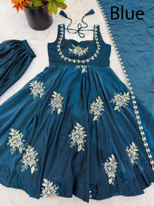 Elegante traje Sari Anarkali y Lehenga Choli para mujer vestido indio de boda y fiesta colección de invierno al por mayor India - Product Image 2