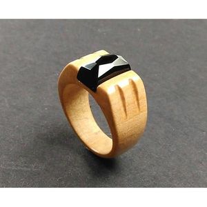 Bague en bois de résine au design unique avec finition naturelle, accessoires de bijouterie - Product Image 5