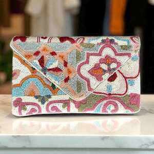 Sac à main rectangulaire en coton brodé à la main avec motif floral et accents colorés - Product Image 2