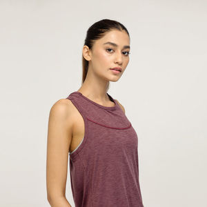 Camiseta sin mangas premium transpirable para mujer, 92% algodón, 8% elastano, cuello redondo, dobladillo bajo, tirantes finos, color negro melange - Product Image 6