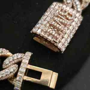 Elegante Cadena Cubana de 18MM con Incrustaciones de Moissanita en Plata de Ley para Joyería Hip Hop - Regalo Personalizado - Product Image 3