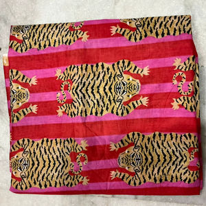 Hermosa Tela Estampada de Algodón Puro Cambric 60x60/92x88, 42 Pulgadas de Ancho, Orgánica y Ecológica, Lista para Bolsas de Decoración del Hogar - Product Image 1