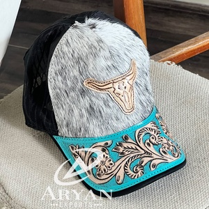 Nouvelle Arrivée 2026 Casquette de baseball snapback unisexe à visière courbée en cuir de vachette repoussé avec patch motif taureau et maille, style casquette de camionneur et chapeau de sport - Product Image 1