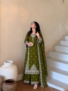 Costume Salwar vert olive brodé pour femmes avec dupatta, style traditionnel indien pakistanais, coupe ample - Product Image 1