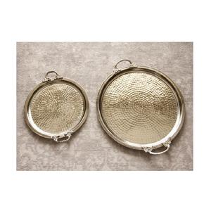 Bandejas redondas doradas de alta calidad en diferentes tamaños con acabado texturizado, perfectas para entretener y agregar un toque de lujo - Product Image 1