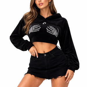 Oferta Especial: Sudaderas Cortas Negras Personalizadas para Mujer con Gráfico de Mano de Esqueleto y Pedrería, Estilo Urbano, Tejido Suave, OEM ODM - Product Image 2