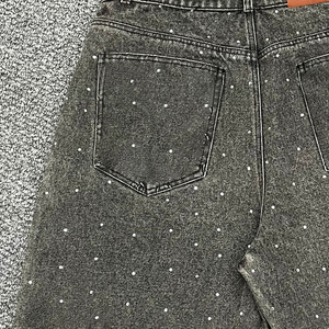 Shorts en jean baggy pour homme, longs, surdimensionnés, en denim épais, noir délavé, cloutés de strass, à double genouillère, style charpentier - Product Image 3