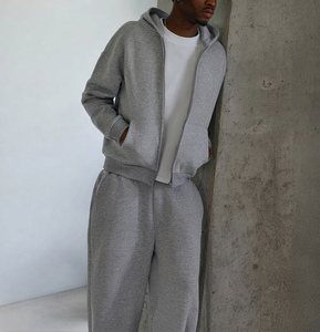 Survêtement personnalisé en molleton de coton épais 500 GSM pour homme, comprenant un sweat à capuche zippé oversize et un pantalon de survêtement large, style streetwear, modèle vierge - Product Image 5