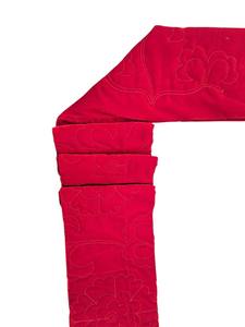Tissu en velours rouge de qualité supérieure, brodé de motifs floraux, travail au fil sur velours doux, idéal pour les tenues de soirée et les robes de mariée haut de gamme. - Product Image 2