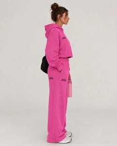 Conjunto Deportivo Rosa con Capucha para Mujer Oneten, Top de Manga Larga y Pantalones Anchos - Product Image 3