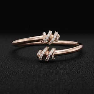 Anillo de Oro Rosa de 18K con Diamante Cultivado en Laboratorio de 0.166 CT, 3.35g, Oro Sólido, Diseño Minimalista Moderno Envolvente, para Boda o Compromiso - Product Image 1