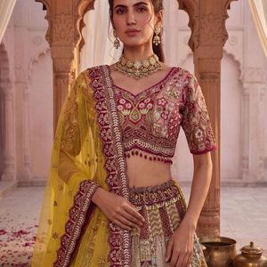 Blouse prémium semi-cousue style patchwork avec miroir à main, ornements Kundan, Dabka, Zari, Dori, et Lehenga avec dupatta en tulle - Fabricant - Product Image 3