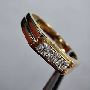 Anillo de Oro Amarillo Sólido de 18K con 3 Piedras de Diamante Cultivado en Laboratorio de 0.30ct para Hombre, 8g, Engaste de Canal, Joyería Fina - Product Image 1