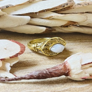 Anillo de Moda Vintage con Piedra Lunar, Diseño Tribal de Hoja Botánica, de Latón Chapado en Oro, con Forma Marquesa, Anillo de Declaración, Venta al por Mayor - Product Image 6