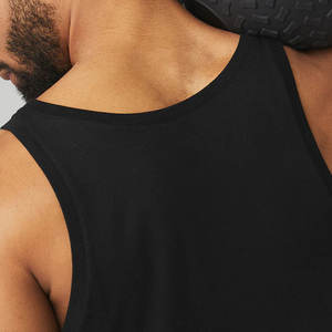 Débardeurs noirs personnalisés de haute qualité pour la gym, débardeurs sans manches avec logo personnalisé, débardeurs unis tendance pour l'été - Product Image 4