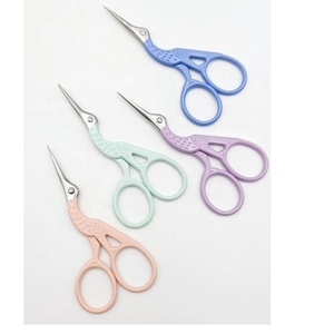 Tijeras de bordado Stork, acabado mate - Product Image 2
