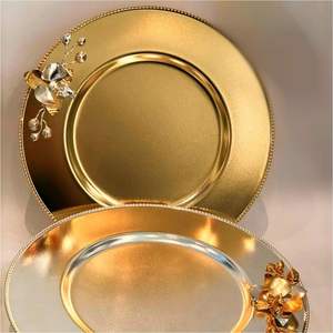 Assiette de présentation ronde en laiton avec bord tressé – Vaisselle haut de gamme en gros pour la décoration de tables d'hôtels, restaurants et banquets - Product Image 6