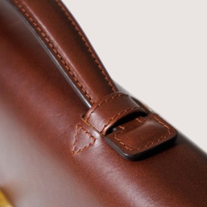 กระเป๋าหนังพรีเมียมทรง Messenger ราคาไม่แพง ดีไซน์ทันสมัยสำหรับผู้ชาย พร้อมช่องใส่แล็ปท็อป โดย M/S SHAAD HANDICRAFTS - Product Image 2