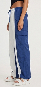 Pantalon coupe-vent pour femme / Pantalon cargo léger imperméable pour femme / Pantalon coupe-vent pour femme à jambe large avec cordon de serrage à la taille - Product Image 3