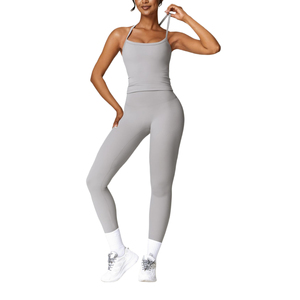Ensemble 2 pièces de sport pour femme : Crop top sans manches col en V et short taille haute en Spandex/Coton, extensible et confortable pour le quotidien, vente en gros - Product Image 4