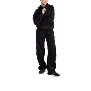 Sudadera con capucha negra para mujer, fabricante OEM ODM, venta al por mayor, sudadera informal con capucha, top de lana para invierno - Product Image 5