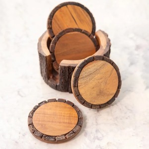 Sous-verres ronds en bois faits à la main, finition bois naturel, antidérapants, design Wabi Sabi, tapis et dessous de plat - Product Image 1