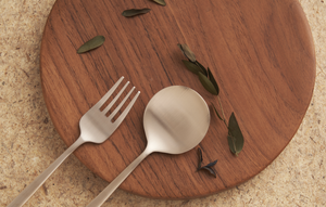 Fourchette coréenne artisanale en bronze NOBBAN, pique à dessert et fruits en laiton traditionnel, idéale pour cadeau de luxe et mariage - Product Image 4