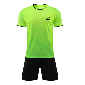 Tenue de football professionnelle pour équipe, vêtements de sport athlétiques respirants pour l'entraînement et les matchs, tenue de performance pour le football - Product Image 1