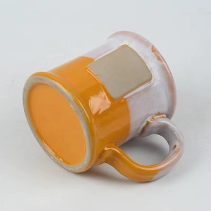 Mug en céramique charmant aux tons doux, idéal pour des moments de détente, disponible à un prix très abordable. - Product Image 5