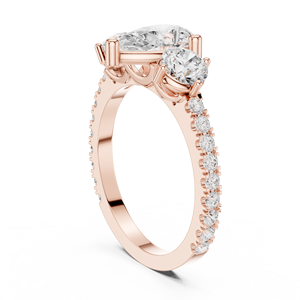 Bague de fiançailles en or rose avec trois diamants taille poire pour femme, bague pavée pour mariage, promesse ou anniversaire - Product Image 3