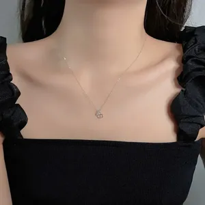 AMBER JEWELS Collier pendentif unisexe en argent 925 avec moissanite, ensemble de bijoux de luxe, taille brillant, sertissage à griffes - Product Image 1