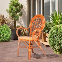 Chaise de salle à manger Bali Bistro en rotin poli moderne pour salles à manger élégantes et confortables dans la maison, l'appartement, l'hôtel, la villa