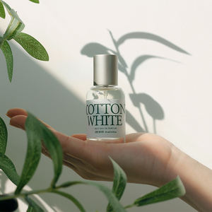 Daily Comma Mini Eau De Parfum 30ml, Perfume Líquido con Aroma Amaderado, Set de Perfume con Notas Cítricas y Florales, Botella Moderna - Product Image 3