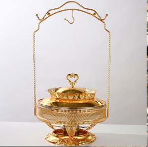 Sopera contemporánea dorada con tapa colgante y exterior texturizado. Disponible a precios de mayorista. - Product Image 4