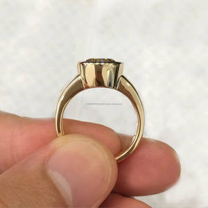 แหวนหมั้นเพชรโมอิสซาไนต์ทรงกลมแบบฝังเต็มวง ตัวเรือนเงินแท้ 925 แหวนสัญญาสำหรับเธอ ของขวัญวันครบรอบ - Product Image 3