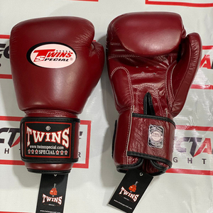 Gants de boxe en cuir de vachette de haute qualité avec logo personnalisé, équipement d'entraînement professionnel de Muay Thai Twins, équipement d'arts martiaux haut de gamme - Product Image 4
