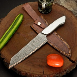 Couteau de chef en acier Damas avec étui en cuir, finition polie, style traditionnel, couteau de cuisine pour droitier - Product Image 1