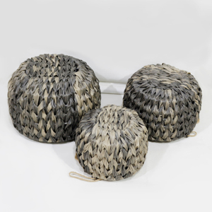 Nouvelle conception, ensemble de 3 pots suspendus ronds minimalistes faits à la main, écologiques avec poignées, pour le salon, le jardin et le rangement à domicile - Product Image 5