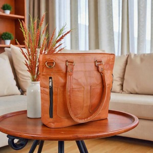 Sac à bandoulière en cuir de haute qualité pour femme, sac à main pour usage quotidien, disponible en gros - Product Image 4