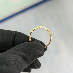 Nouvelle bague de mariage en or jaune 14 carats avec diamant de laboratoire rond, design vague, certifiée IGI et pureté VVS pour femme - Product Image 2