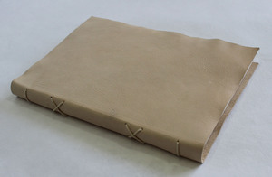 Cameron Exports Journal en papier recyclé fait main en coton, couverture souple en cuir de chèvre véritable sans acide, 72 feuilles, naturel - Product Image 2