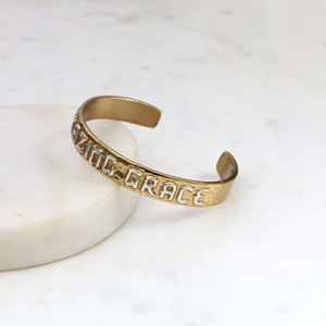 Bracelet manchette en laiton « Amazing Grace » – Bijou chrétien artisanal réglable – Cadeau religieux inspirant pour femmes - Product Image 5