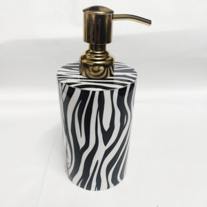 Distributeur de savon en résine émaillée fait à la main rond unique accessoire de salle de bain et de cuisine pour savon et lotion salle de bain et cuisine - Product Image 1