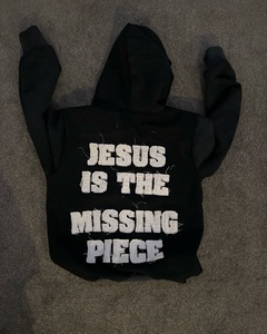 Sweat à capuche zippé de haute qualité en molleton bouclette 400 g/m² avec patch brodé effet délavé et déchiré – Fabrication professionnelle - Product Image 1