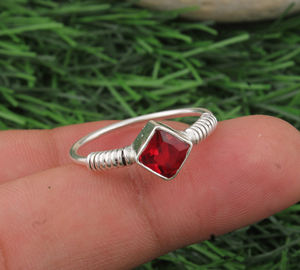 Bague en argent sterling sertie de quartz rubis fait main, style vintage, taille brillant, pour femme, bijoux fins artisanaux - Product Image 5