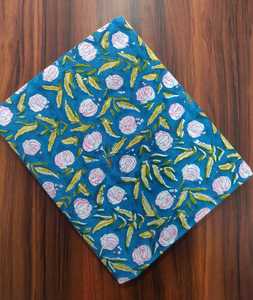 Tela de algodón estampada a mano de la India, tela de algodón suave con estampado a mano, proveedor mayorista de exportación, proveedor listo para pedidos al por mayor. - Product Image 2