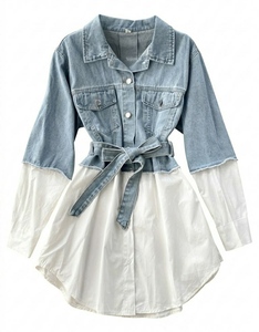 Robe chemise femme bicolore en denim et coton avec cordon de serrage à la taille - Product Image 1