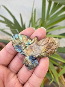 Escultura de águila en labradorita |   Animal Espiritual de Cristal Tallado a Mano para Sanación Reiki, Decoración del Hogar, Regalos de Feng Shui y Coleccionistas - Product Image 3