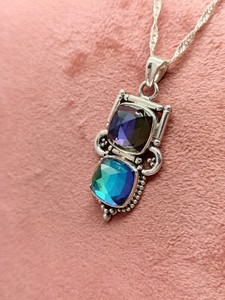 Pendentif arc-en-ciel céleste en quartz avec chaîne, collier élégant en pierres précieuses, cadeau de bijoux pour femmes, design unique et étincelant - Product Image 4
